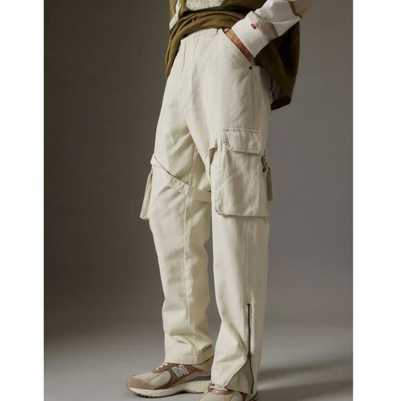 Standard/Cloth Urban Outfitters Cream Flared Cargo Pant Zippered Leg Men's Small - Picture 1 of 10